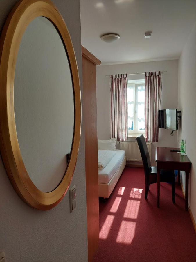 Der Heurige Im Gasthaus Zum Loewen Freising Bagian luar foto