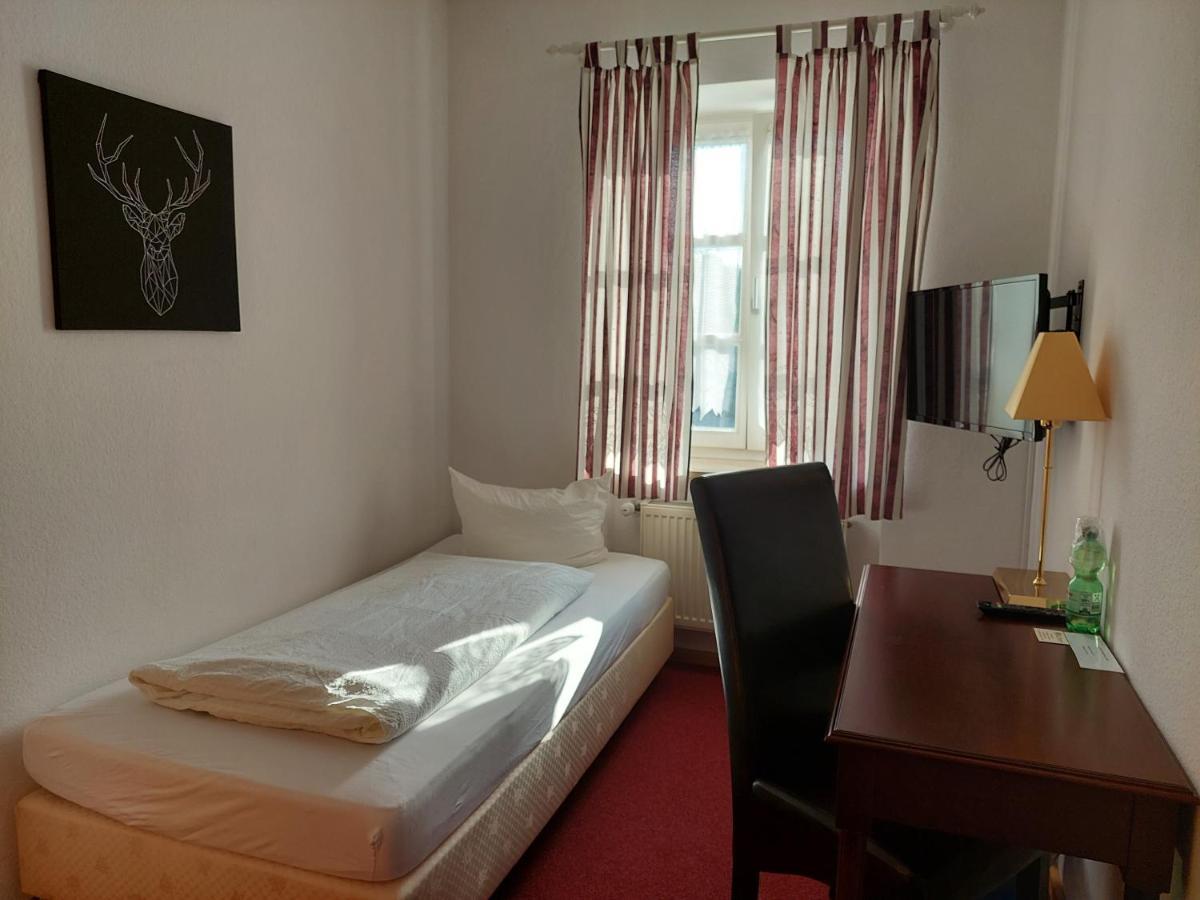 Der Heurige Im Gasthaus Zum Loewen Freising Bagian luar foto